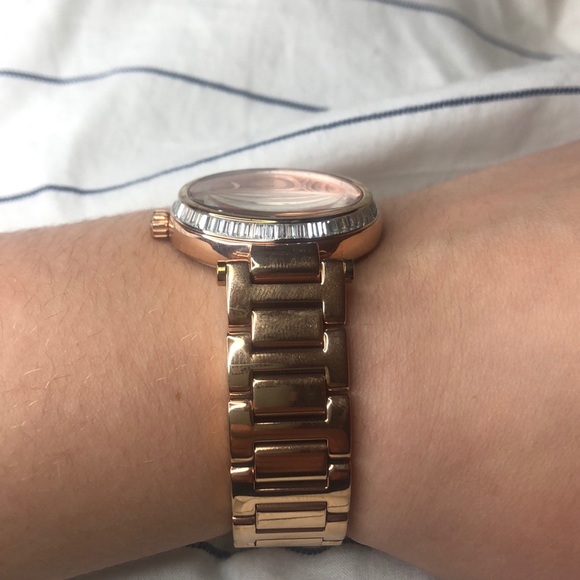 Michael Kors watch! - Picture 2 of 4